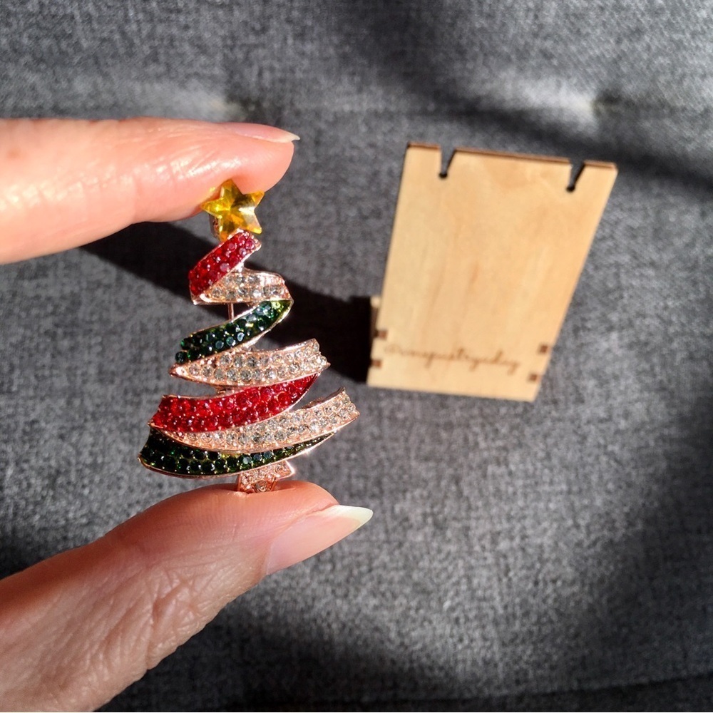 Rhinestone Art Deco, Modern Christmas Tree Fashion Brooch Pin, Red, Green, Gold
